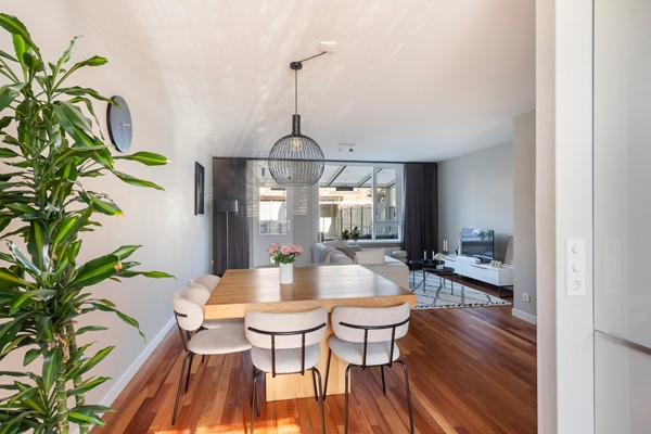 Te koop: Royale tussenwoning met veranda en 4 slaapkamers, Instapklaar!